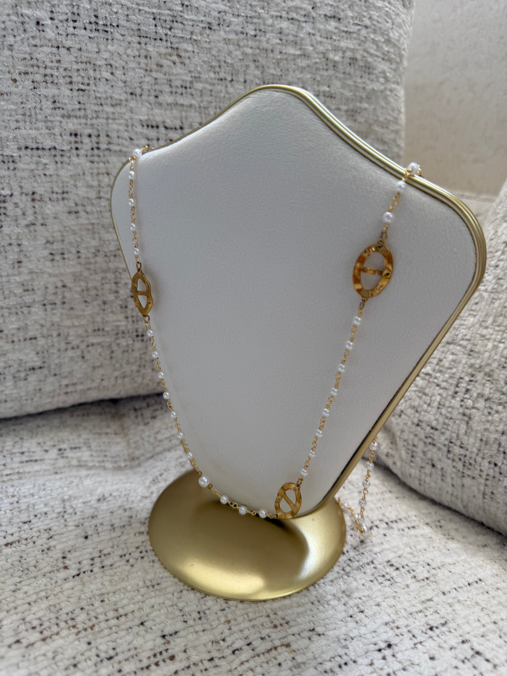 Collier mona