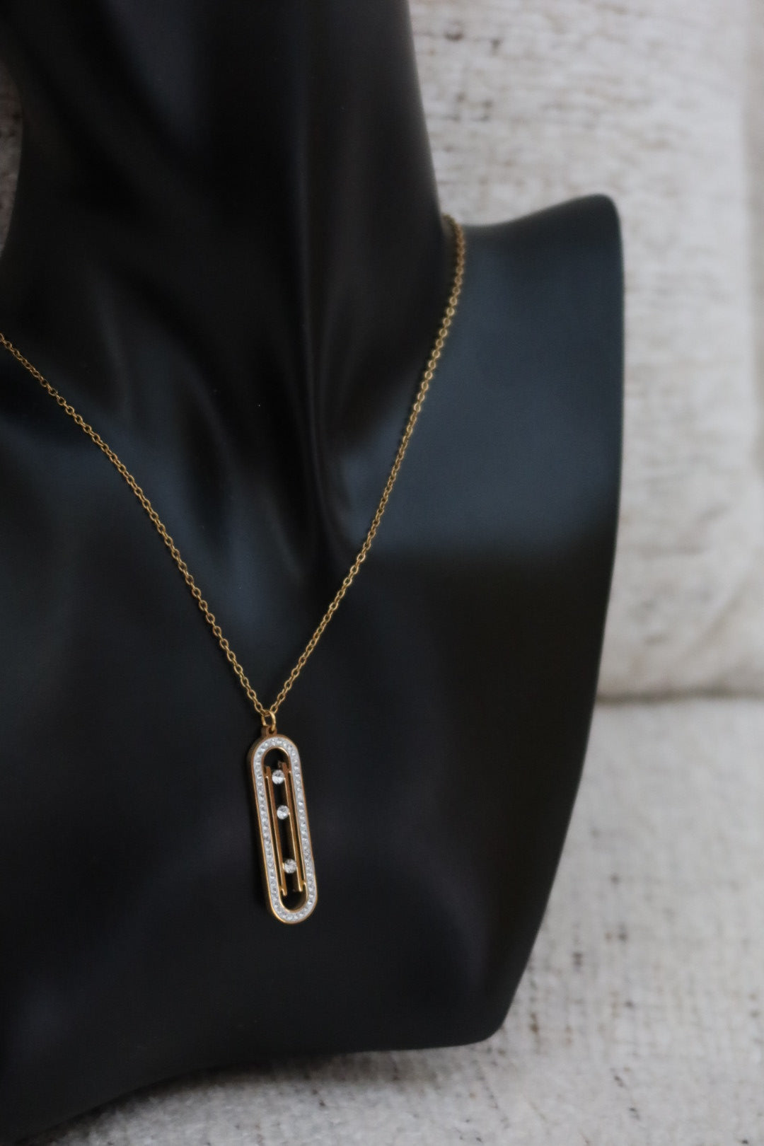 Collier stellita