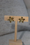 Boucle d’oreille lys