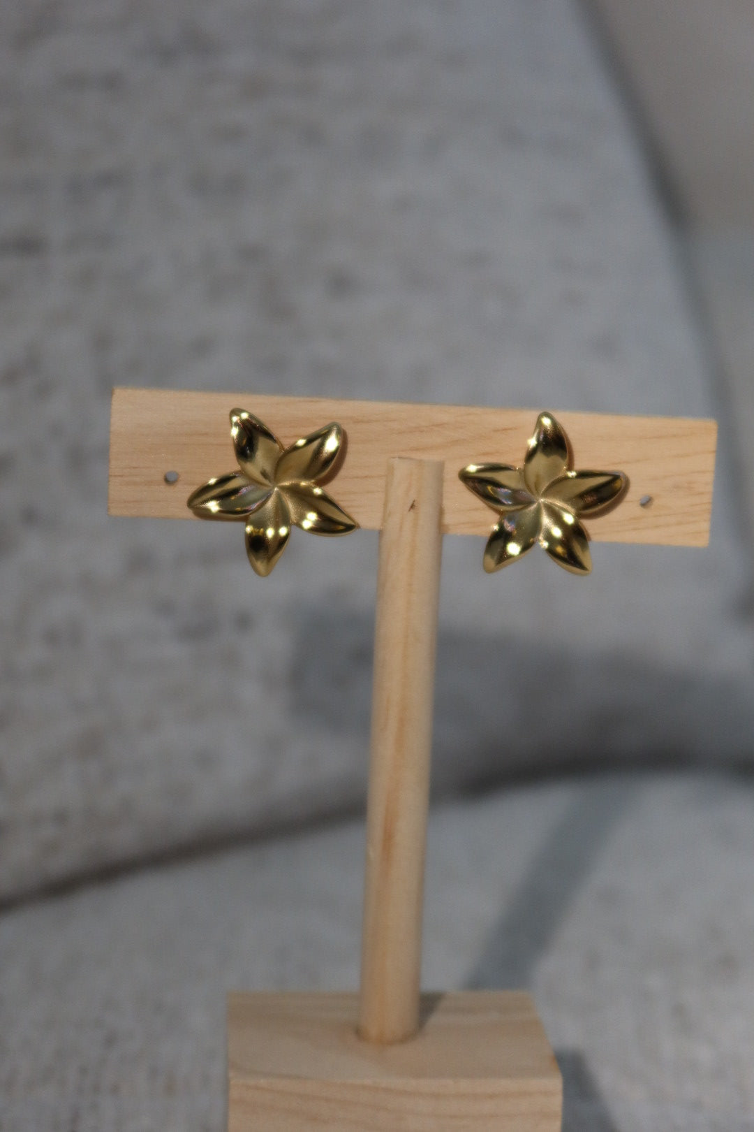 Boucle d’oreille lys